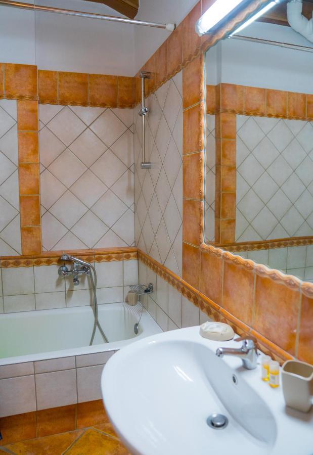 Yiannis Apartments 1 Янина Екстериор снимка
